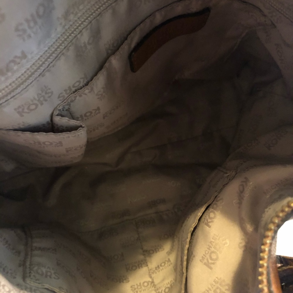 Michael Kors Brown leather purse - Picture 2 of 2